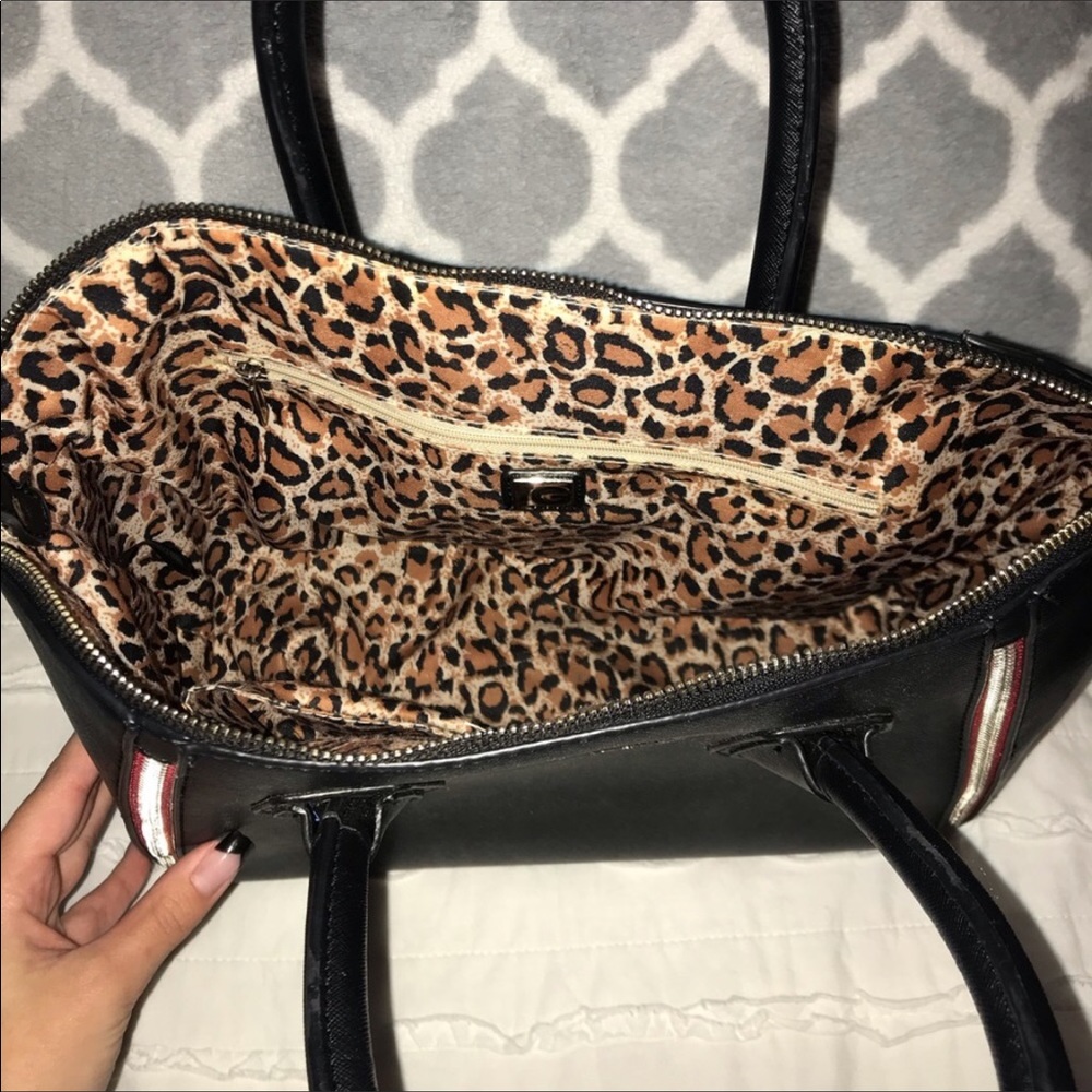 Guess Handbag - Picture 4 of 6